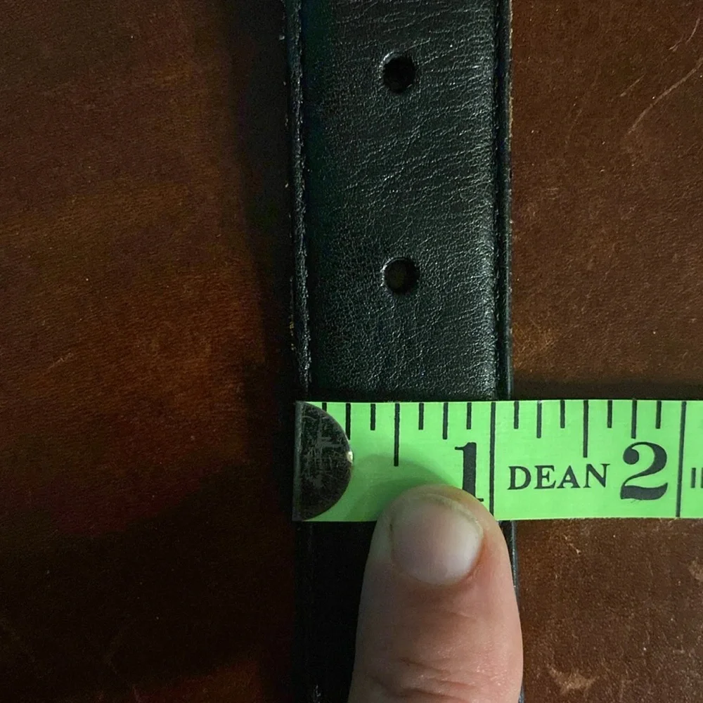 Men’s Wearhouse black Italian full grain leather belt size 44 silver tone